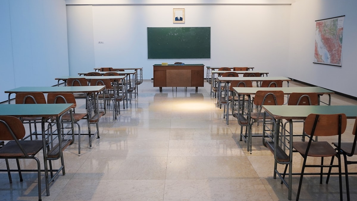 学校幼儿园教室空气场景照